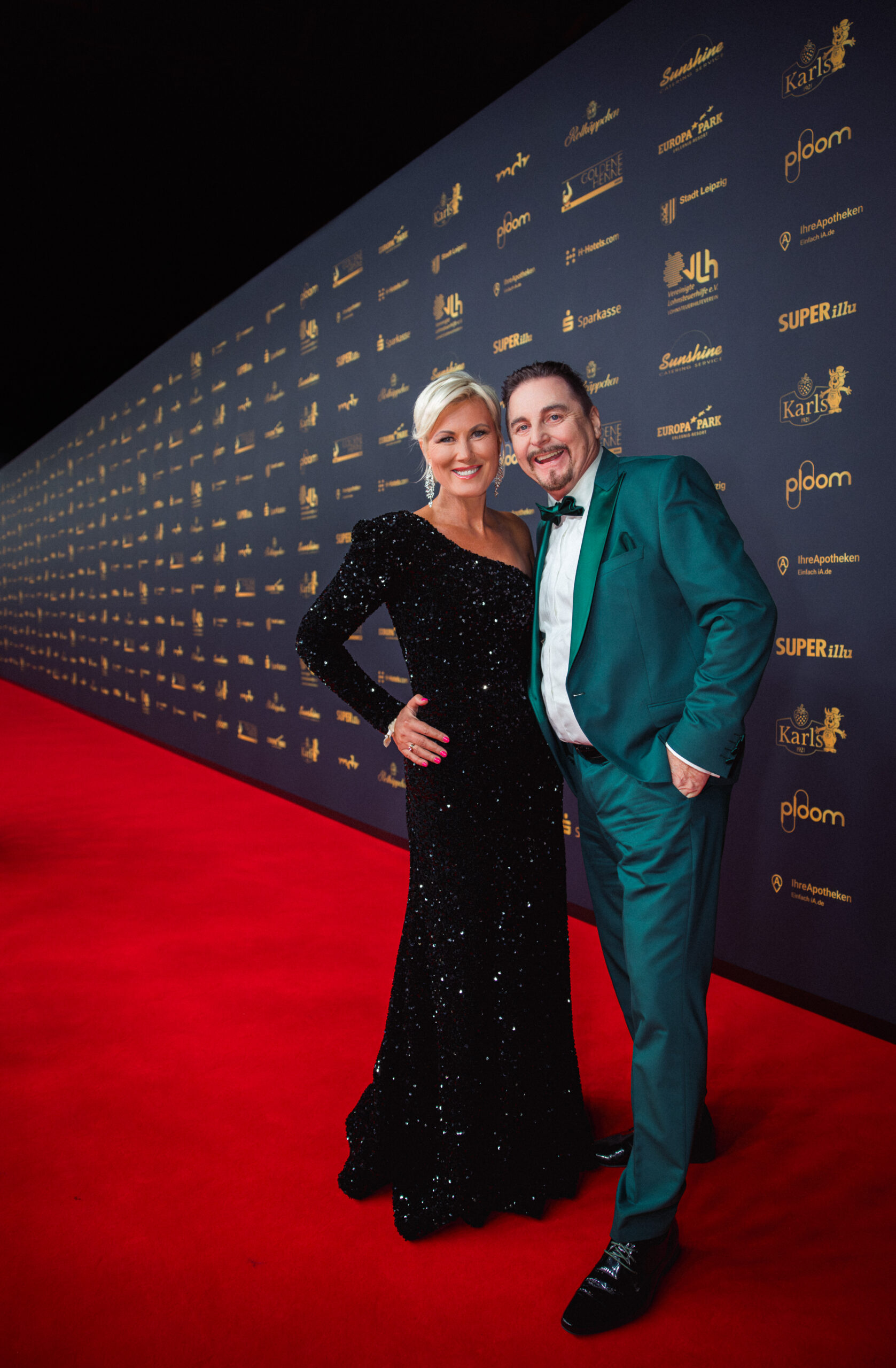 Goldene Henne 2024 Uwe Herrmann und Kamilla Senjo auf dem roten Teppich, fotografiert von Niclas Schmidt Eventfotograf Leipzig
